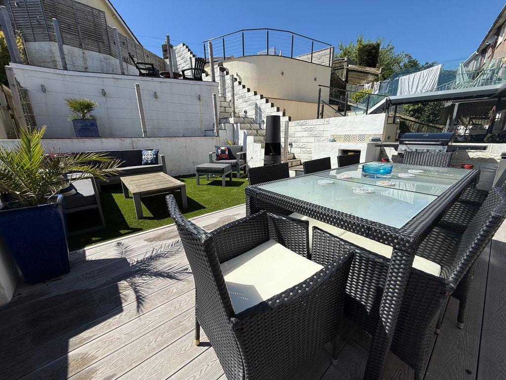 Plunch Lane, Mumbles, Swansea, SA3 4JE